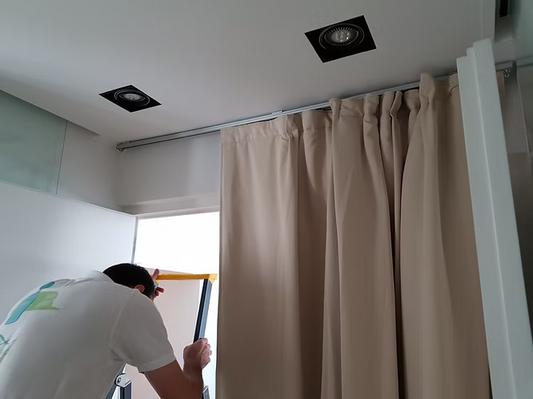 Installation of the Cotton Silence curtain