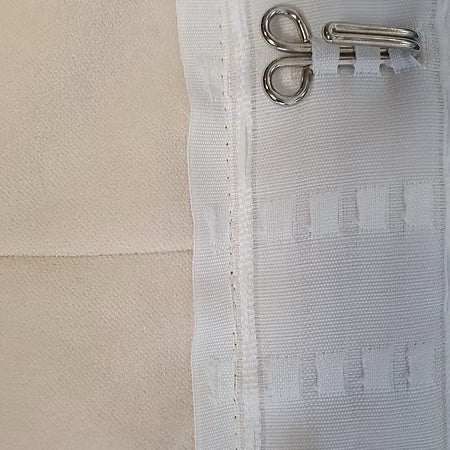 Rail mounting for the Cotton Silence curtain